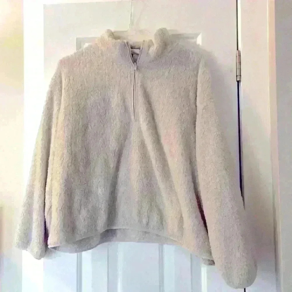 H&M women’s large cozy Sherpa pullover fleece in pale pink. 1/4 zip front. EUC